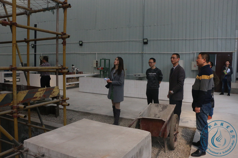 检查组现场查看