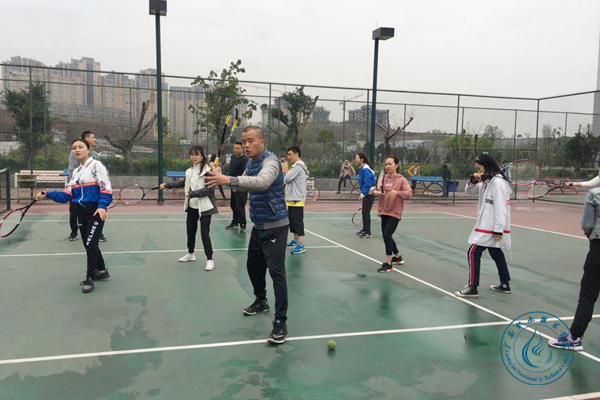 学校教职工网球队正式开训2