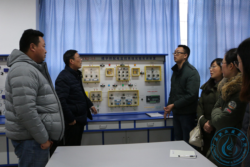 实地检查实训室