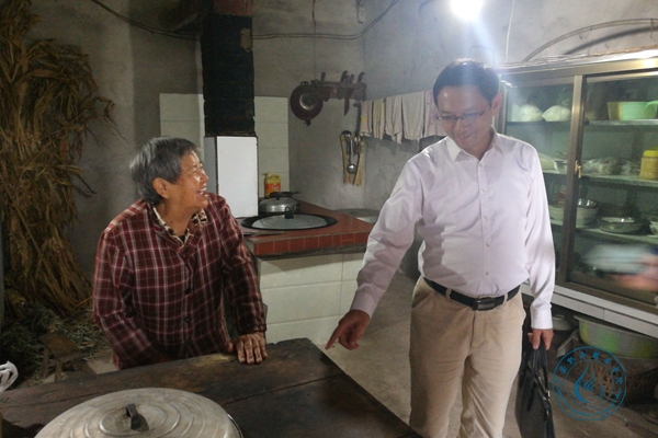 王甫茂走访慰问贫困户